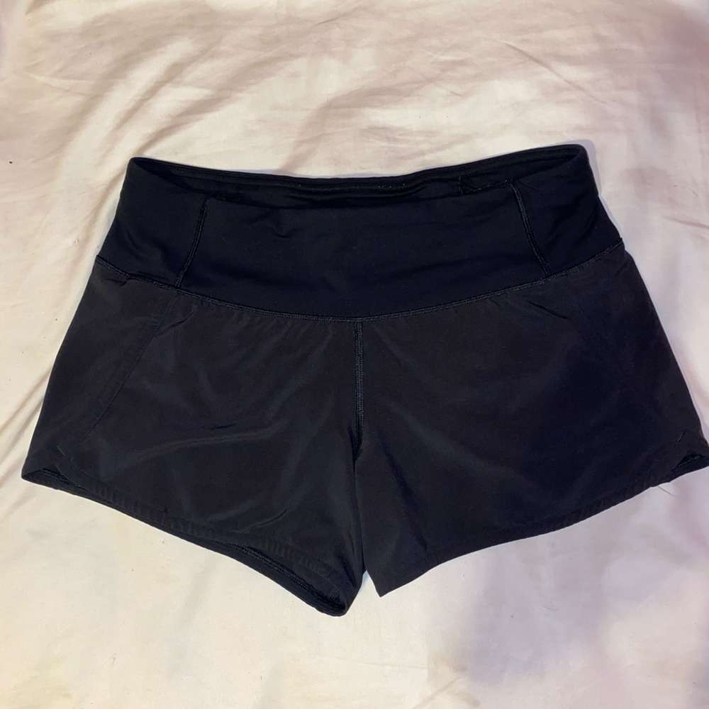 Black LuLulemon shorts